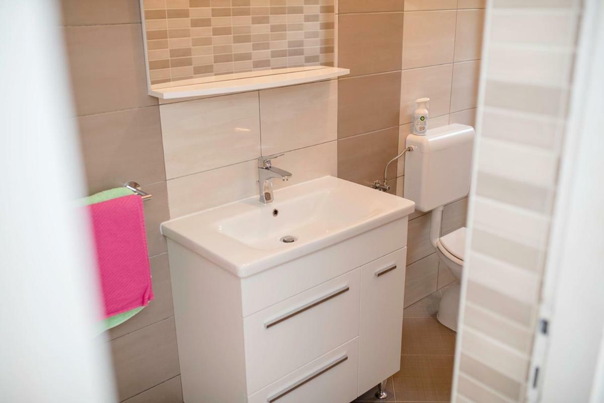 Apartman Jasmina Banjol エクステリア 写真