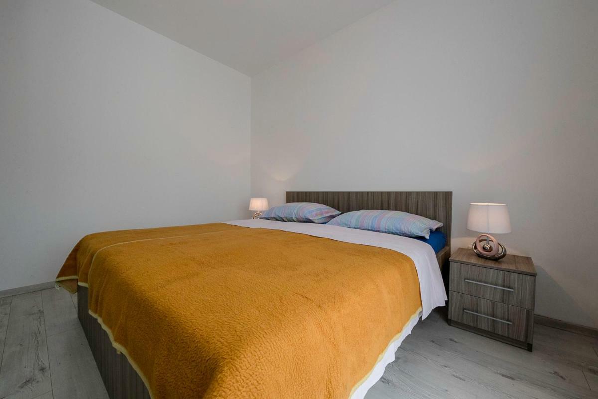 Apartman Jasmina Banjol エクステリア 写真
