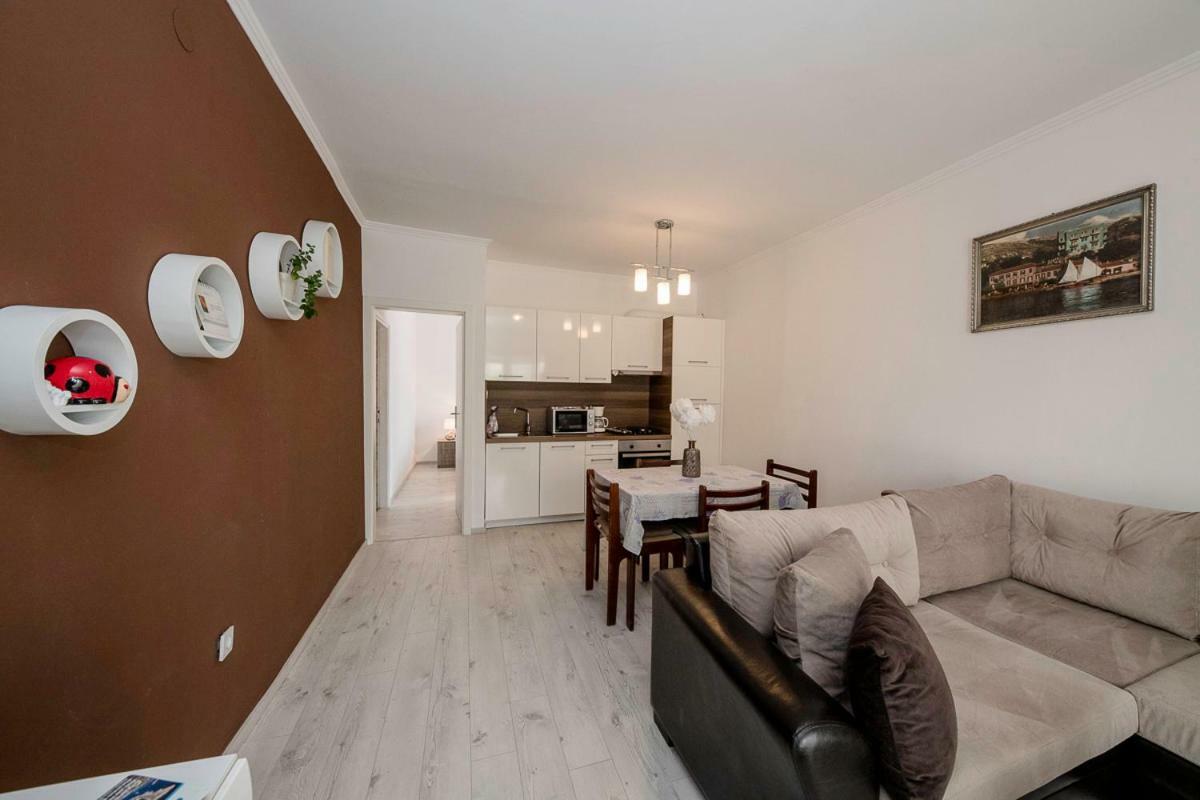 Apartman Jasmina Banjol エクステリア 写真
