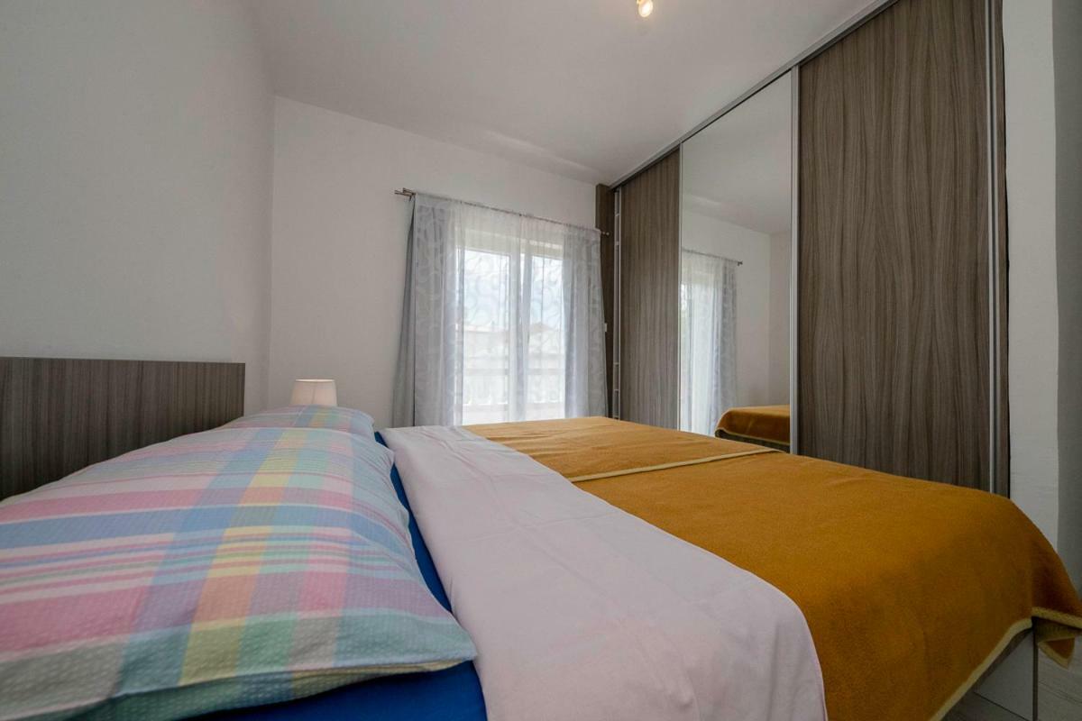 Apartman Jasmina Banjol エクステリア 写真